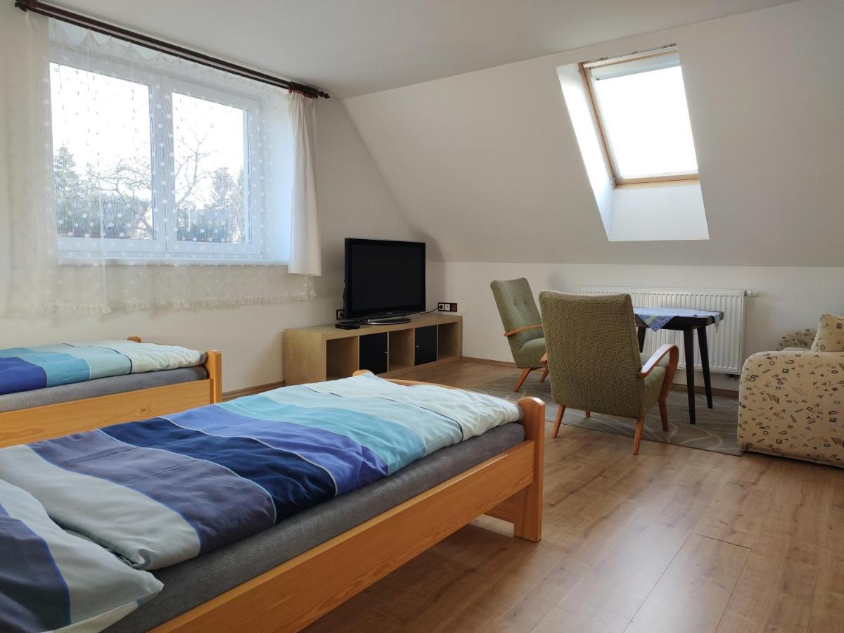 דירות Dobruška Apartman V Podkrovi מראה חיצוני תמונה