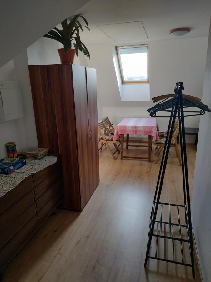 דירות Dobruška Apartman V Podkrovi מראה חיצוני תמונה